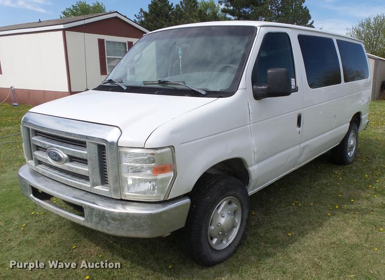 image for item DB2535 2008 Ford E350 Super Duty XL van