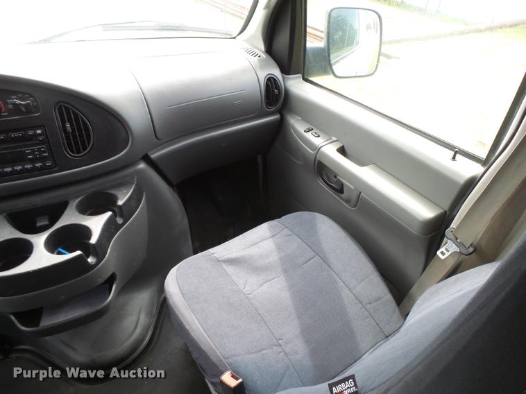 image for item DB2535 2008 Ford E350 Super Duty XL van