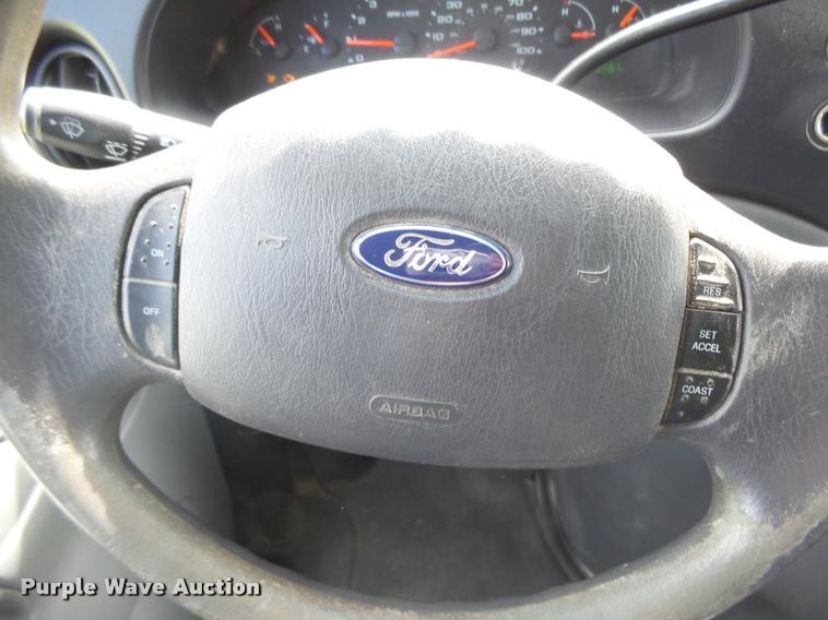 image for item DB2535 2008 Ford E350 Super Duty XL van
