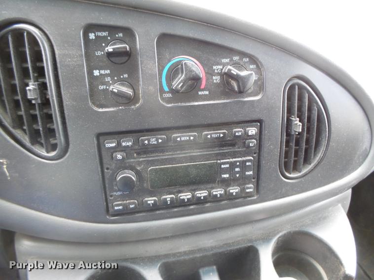 image for item DB2535 2008 Ford E350 Super Duty XL van