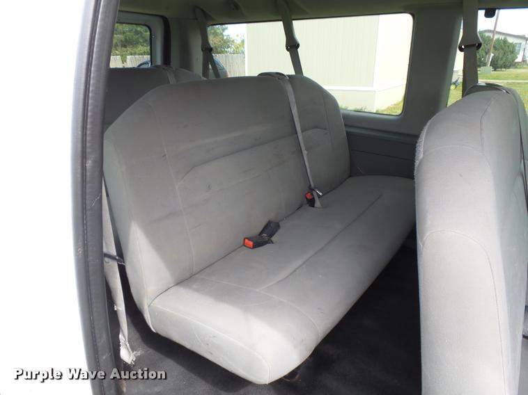 image for item DB2535 2008 Ford E350 Super Duty XL van