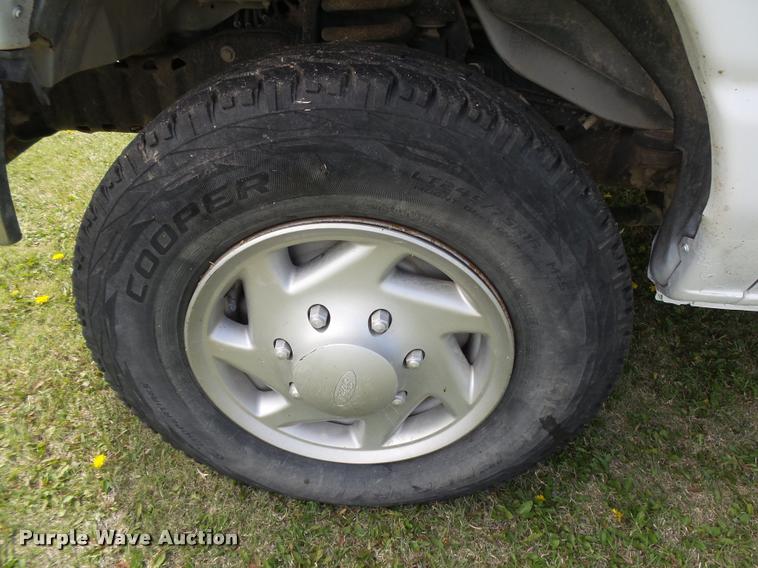 image for item DB2535 2008 Ford E350 Super Duty XL van