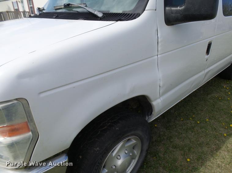 image for item DB2535 2008 Ford E350 Super Duty XL van