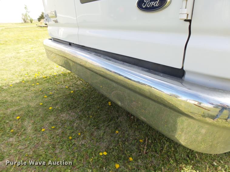 image for item DB2535 2008 Ford E350 Super Duty XL van