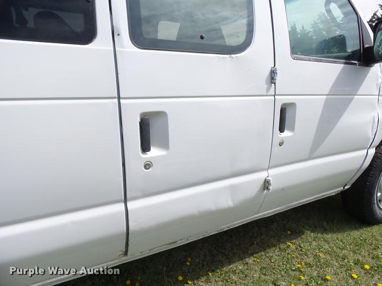 image for item DB2535 2008 Ford E350 Super Duty XL van