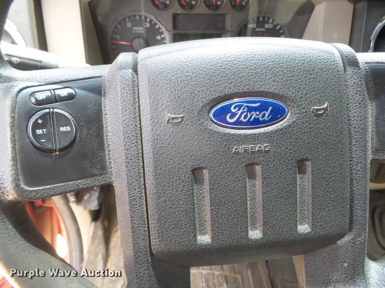 image for item DB2547 2008 Ford F350 XLT Super Duty SuperCab flatbed pickup truck