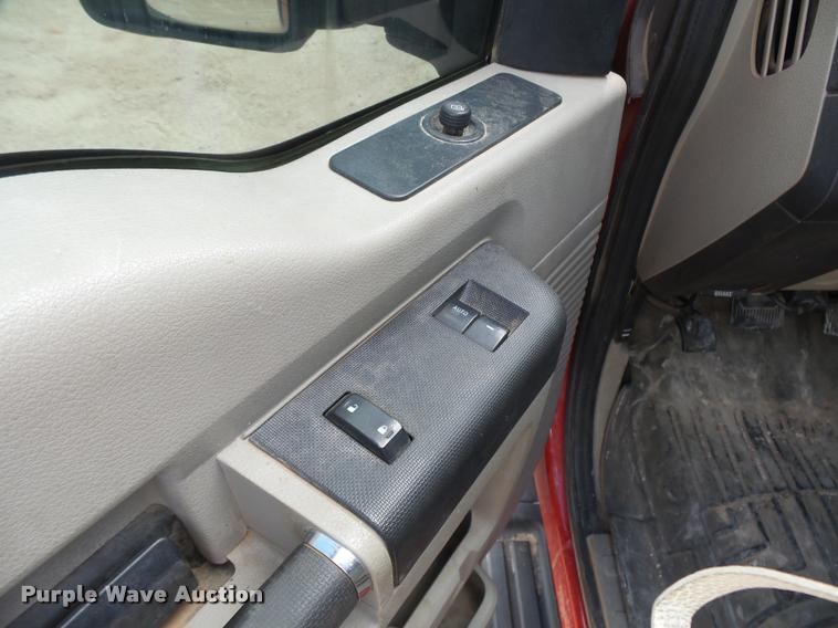 image for item DB2547 2008 Ford F350 XLT Super Duty SuperCab flatbed pickup truck