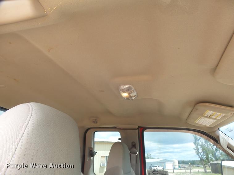 image for item DB2547 2008 Ford F350 XLT Super Duty SuperCab flatbed pickup truck