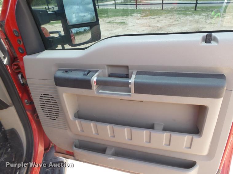 image for item DB2547 2008 Ford F350 XLT Super Duty SuperCab flatbed pickup truck