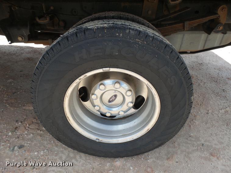 image for item DB2547 2008 Ford F350 XLT Super Duty SuperCab flatbed pickup truck