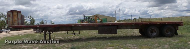 image for item DB2548 1988 Utility Float flatbed trailer