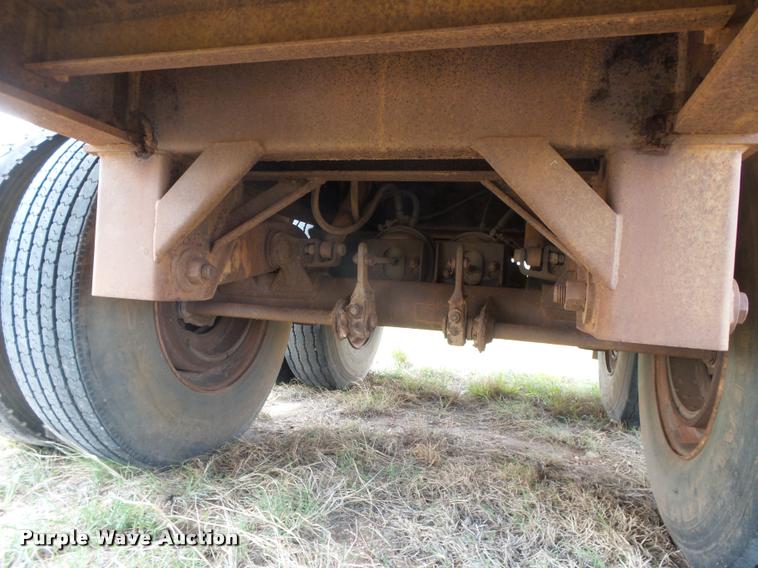 image for item DB2548 1988 Utility Float flatbed trailer