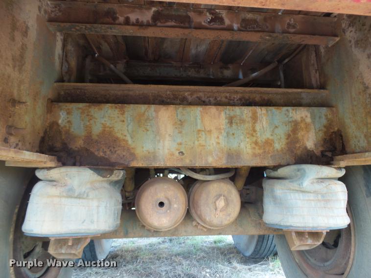 image for item DB2548 1988 Utility Float flatbed trailer