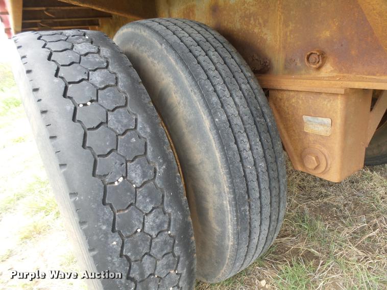 image for item DB2548 1988 Utility Float flatbed trailer