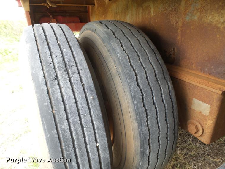 image for item DB2548 1988 Utility Float flatbed trailer