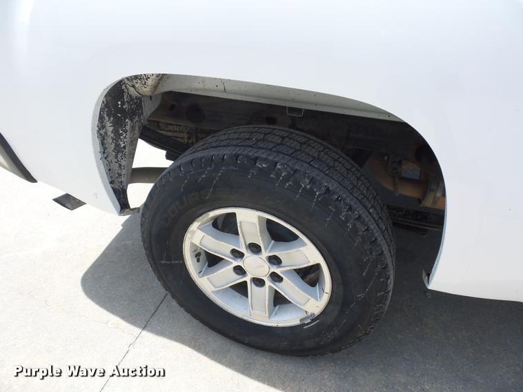 image for item DB3007 2008 GMC Sierra 1500 Ext. Cab pickup truck