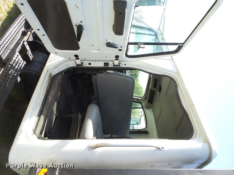 image for item DB4718 1999 International 4700 Crew Cab dump flatbed truck