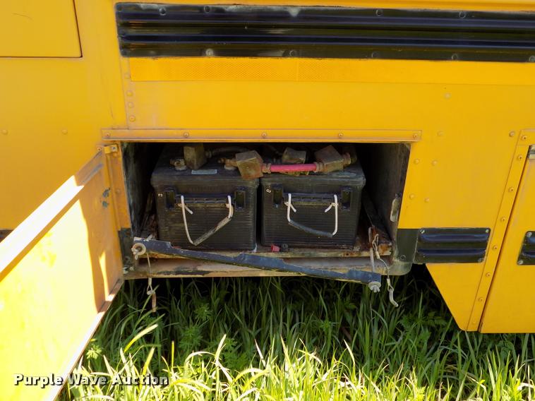 image for item DC7227 2005 Blue Bird Vision school bus