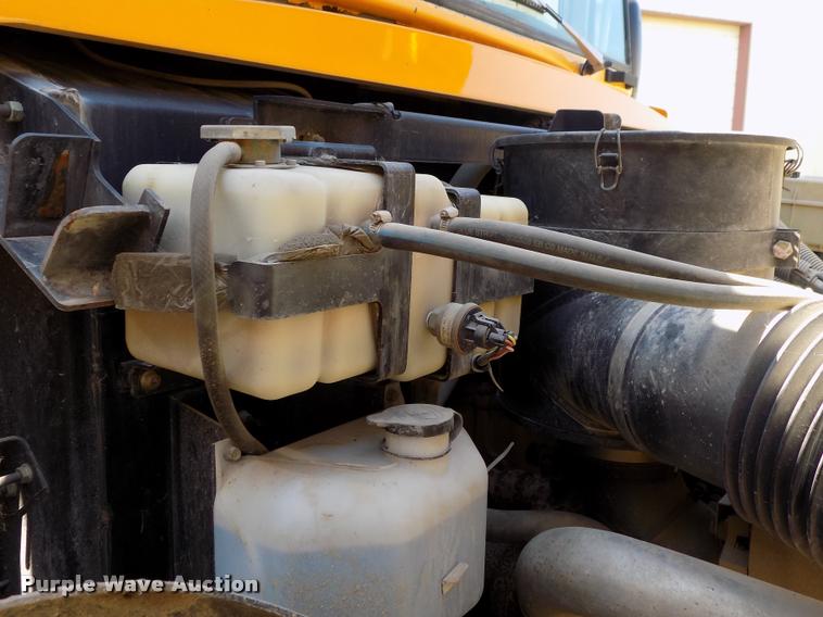 image for item DC7227 2005 Blue Bird Vision school bus