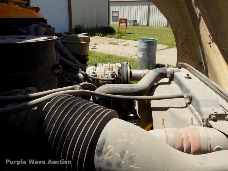 image for item DC7227 2005 Blue Bird Vision school bus