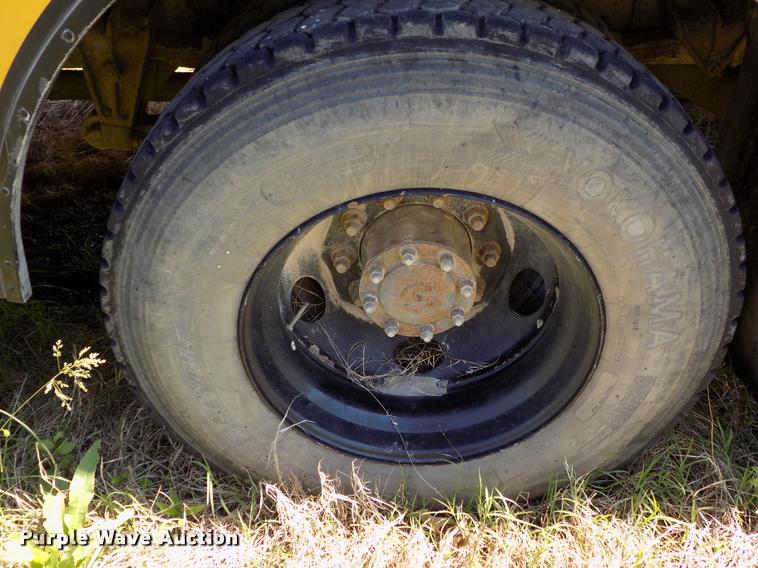 image for item DC7227 2005 Blue Bird Vision school bus