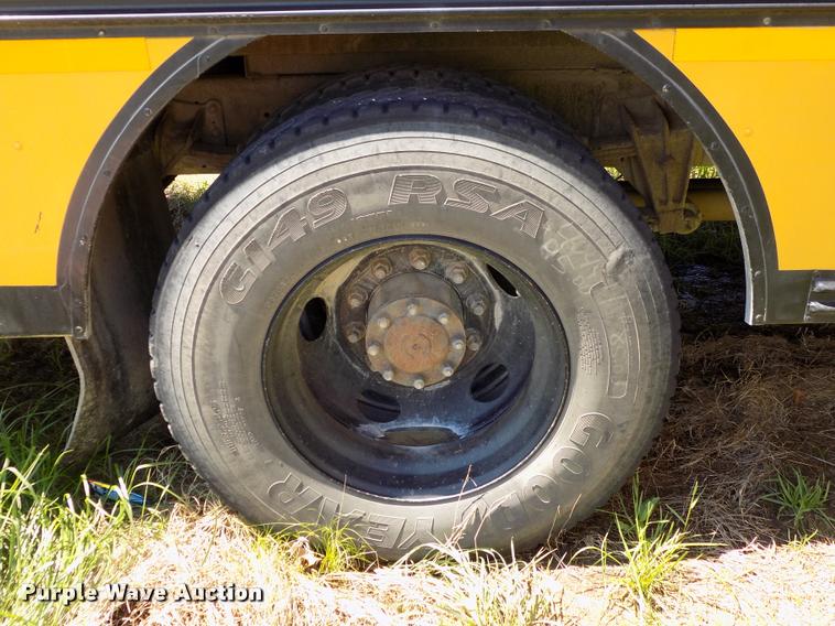 image for item DC7227 2005 Blue Bird Vision school bus