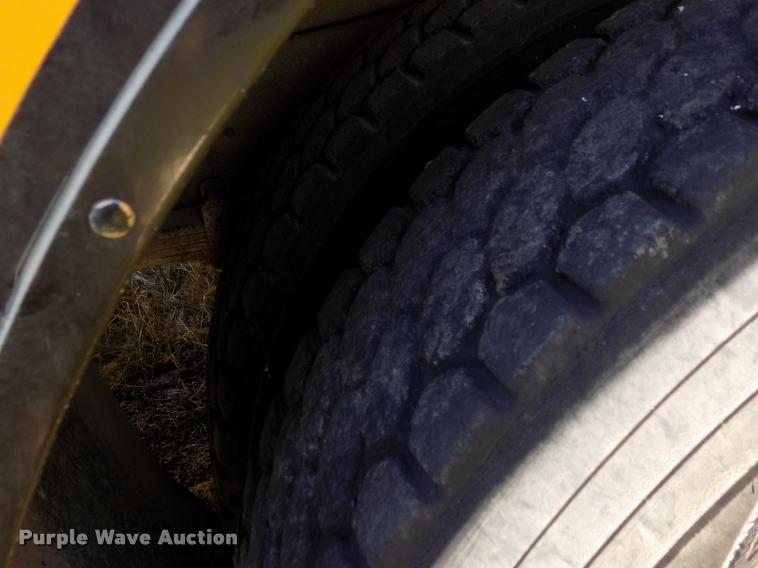 image for item DC7227 2005 Blue Bird Vision school bus