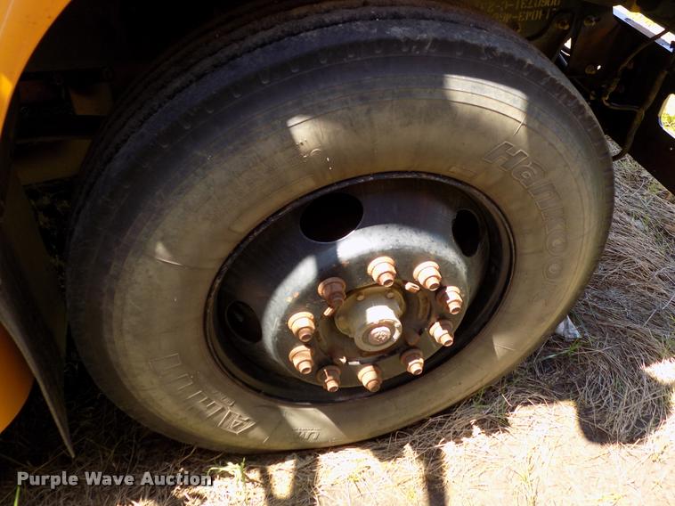 image for item DC7227 2005 Blue Bird Vision school bus