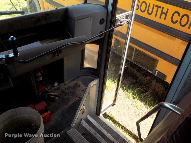 image for item DC7227 2005 Blue Bird Vision school bus