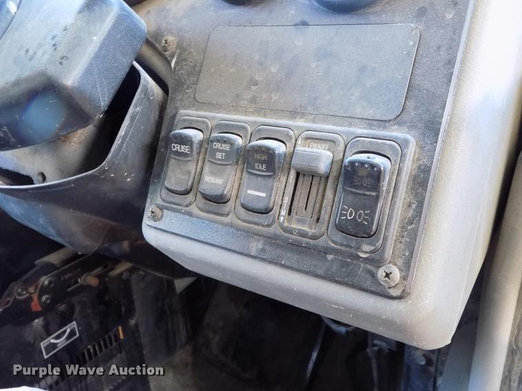 image for item DC7227 2005 Blue Bird Vision school bus