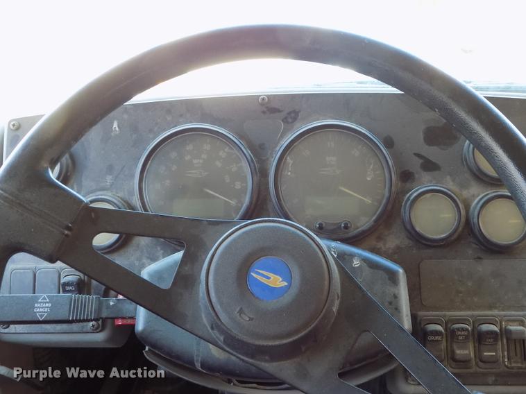 image for item DC7227 2005 Blue Bird Vision school bus