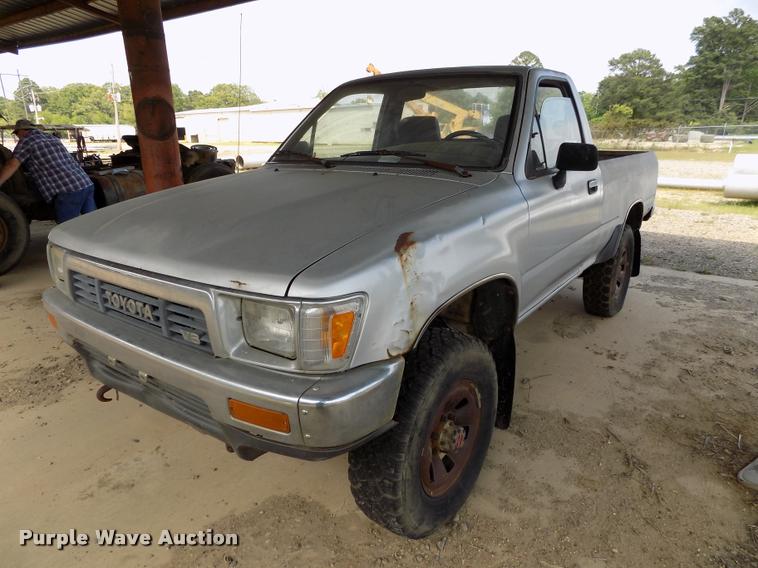image for item DC7232 1989 Toyota pickup truck