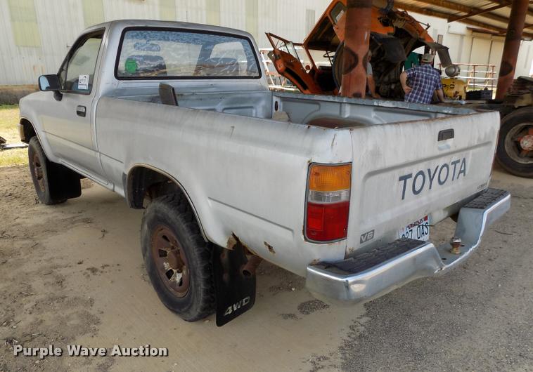 image for item DC7232 1989 Toyota pickup truck