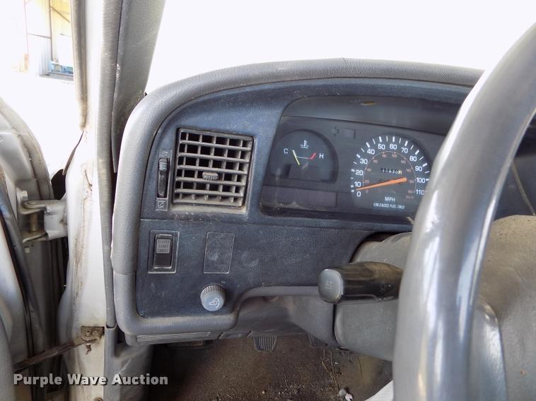 image for item DC7232 1989 Toyota pickup truck