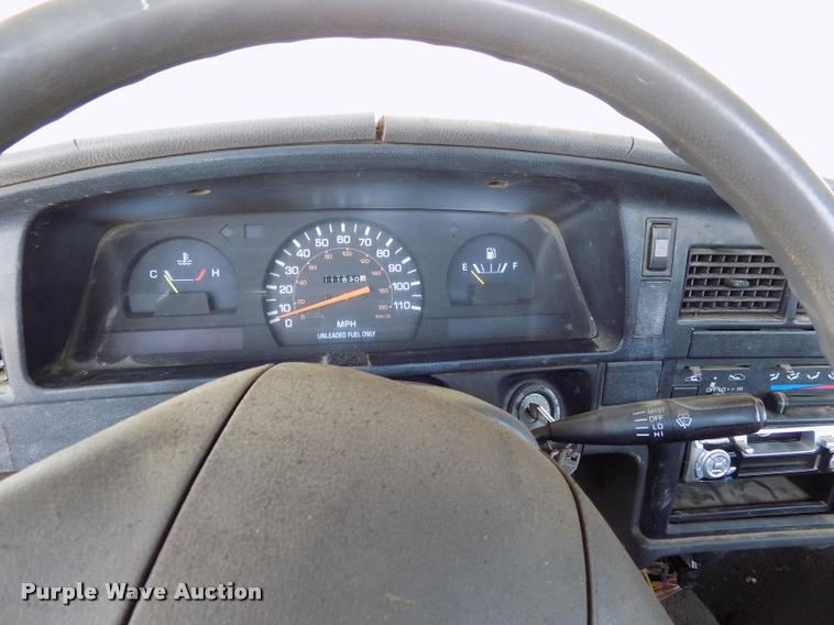 image for item DC7232 1989 Toyota pickup truck