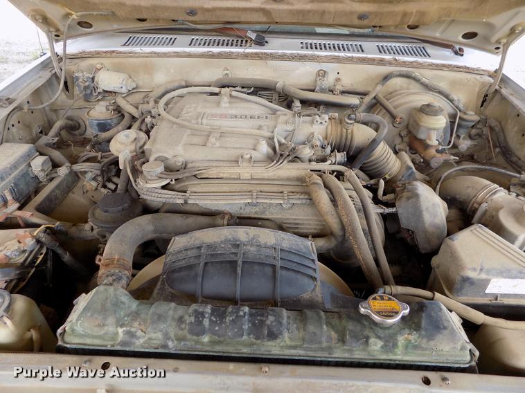 image for item DC7232 1989 Toyota pickup truck