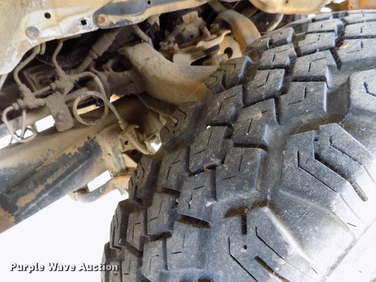 image for item DC7232 1989 Toyota pickup truck