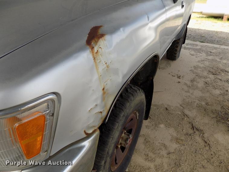 image for item DC7232 1989 Toyota pickup truck