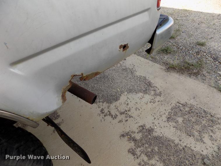 image for item DC7232 1989 Toyota pickup truck