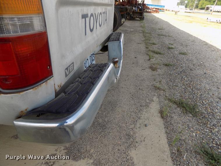 image for item DC7232 1989 Toyota pickup truck