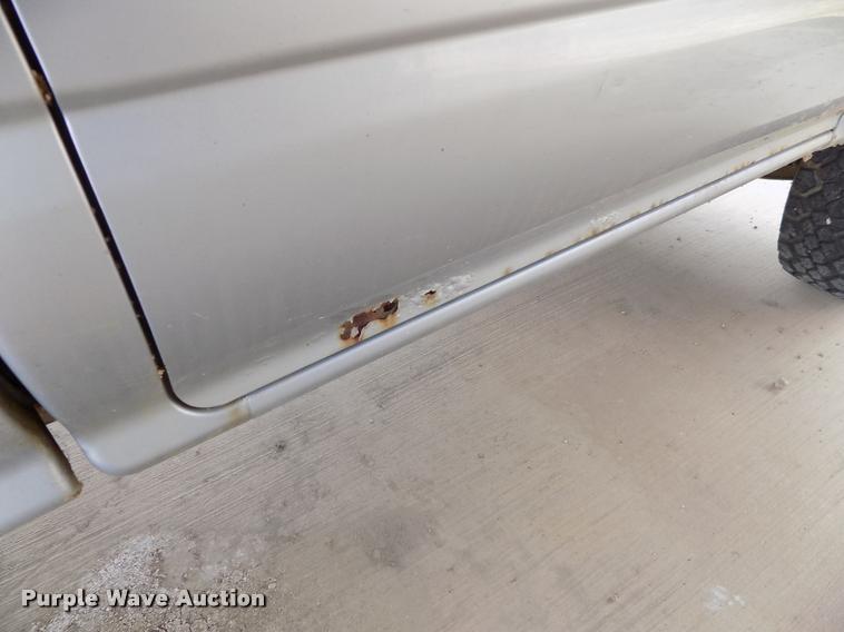 image for item DC7232 1989 Toyota pickup truck