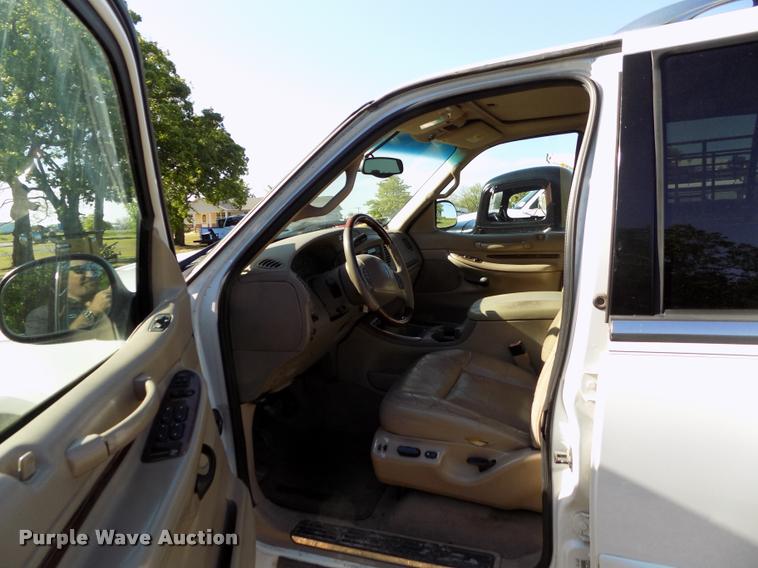 image for item DC7234 2002 Lincoln Navigator SUV
