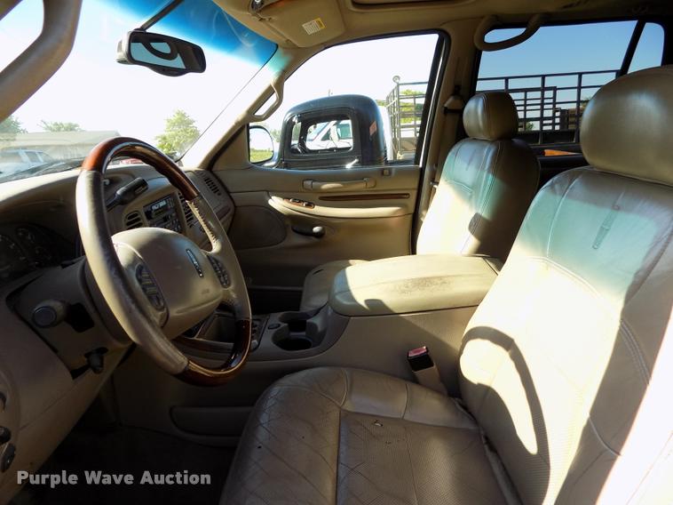 image for item DC7234 2002 Lincoln Navigator SUV