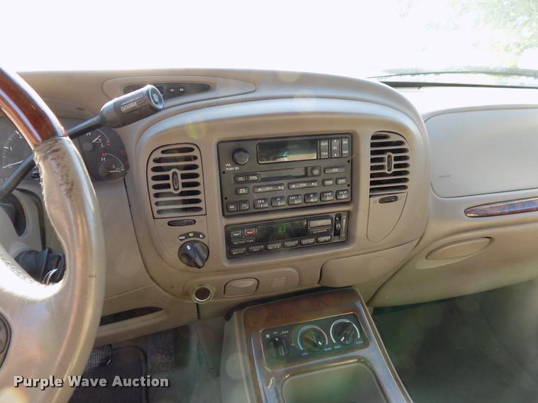 image for item DC7234 2002 Lincoln Navigator SUV