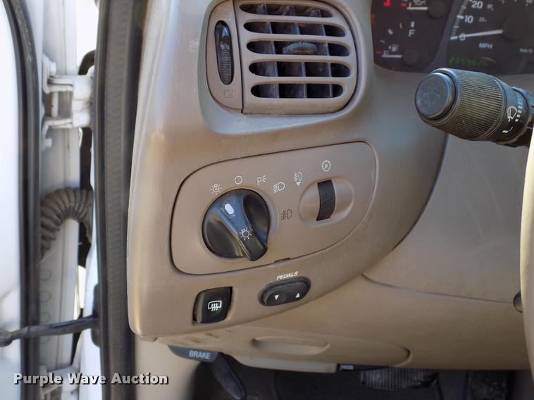 image for item DC7234 2002 Lincoln Navigator SUV