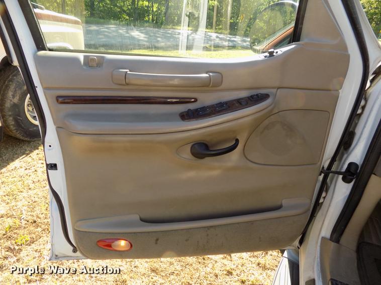 image for item DC7234 2002 Lincoln Navigator SUV