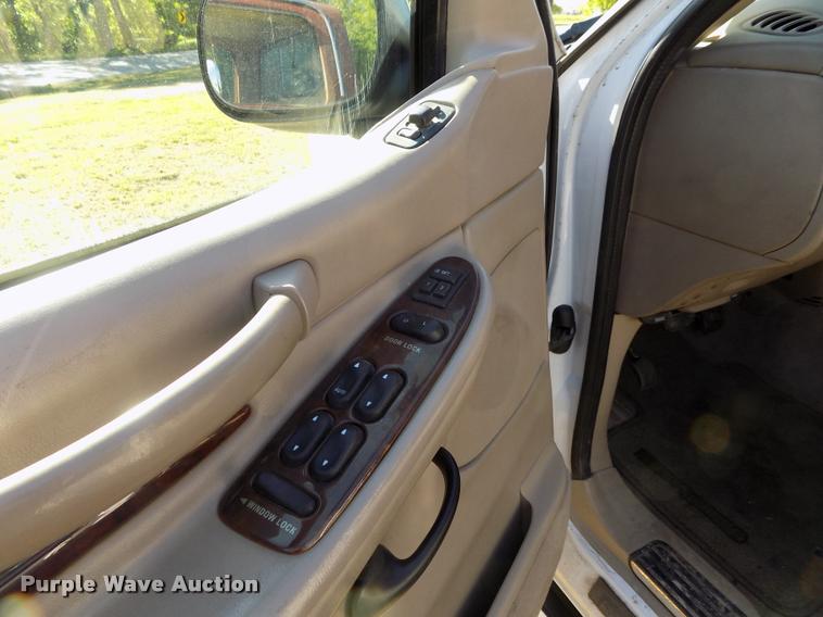 image for item DC7234 2002 Lincoln Navigator SUV