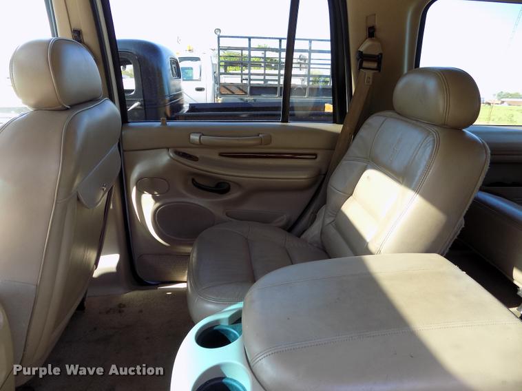 image for item DC7234 2002 Lincoln Navigator SUV