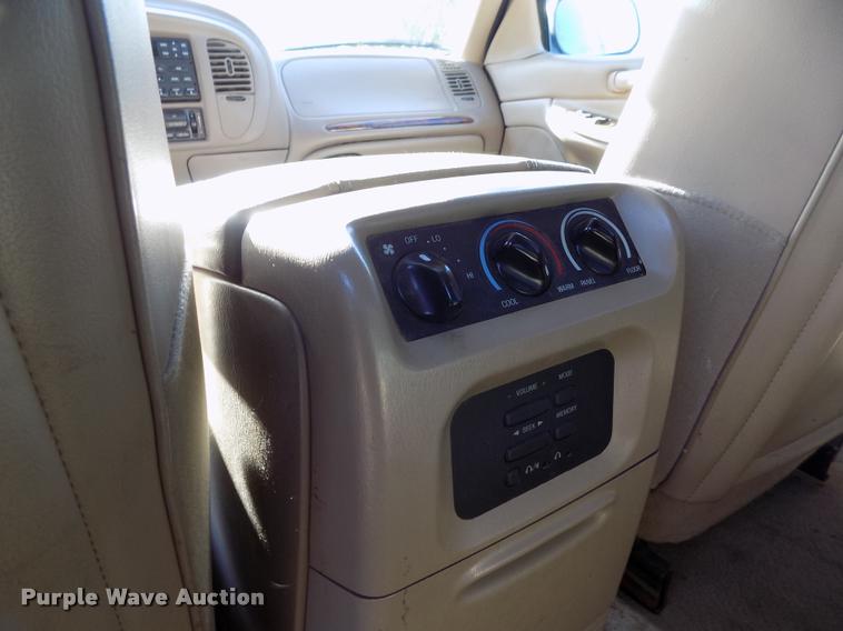 image for item DC7234 2002 Lincoln Navigator SUV