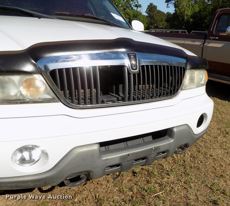 image for item DC7234 2002 Lincoln Navigator SUV